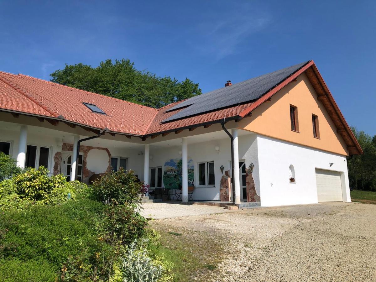 Hotel Vamis Gornji Petrovci Esterno foto